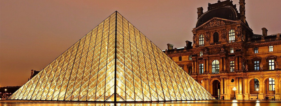 France Louvre Museum (922X350Pix).jpg