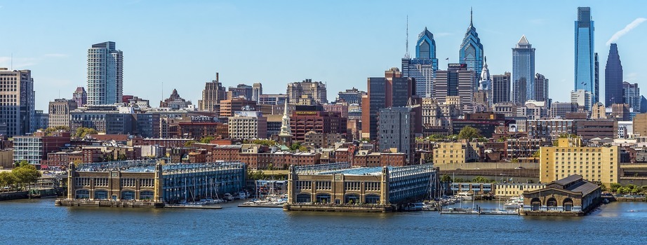 Philadelphia panoramic-Image by Bruce Emmerling from Pixabay.jpg